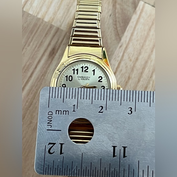 Embassy by Gruen Ladies Watch Gold Tone Dial and Stretch Bracelet - Picture 8 of 8